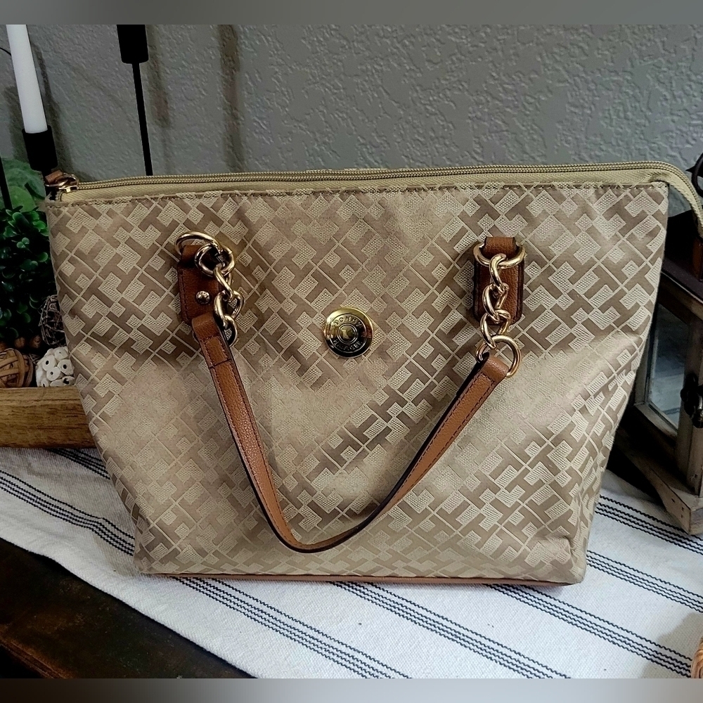 Tommy Hilfiger Large Logo Purse Beige Gold Accents Tote Handbag.